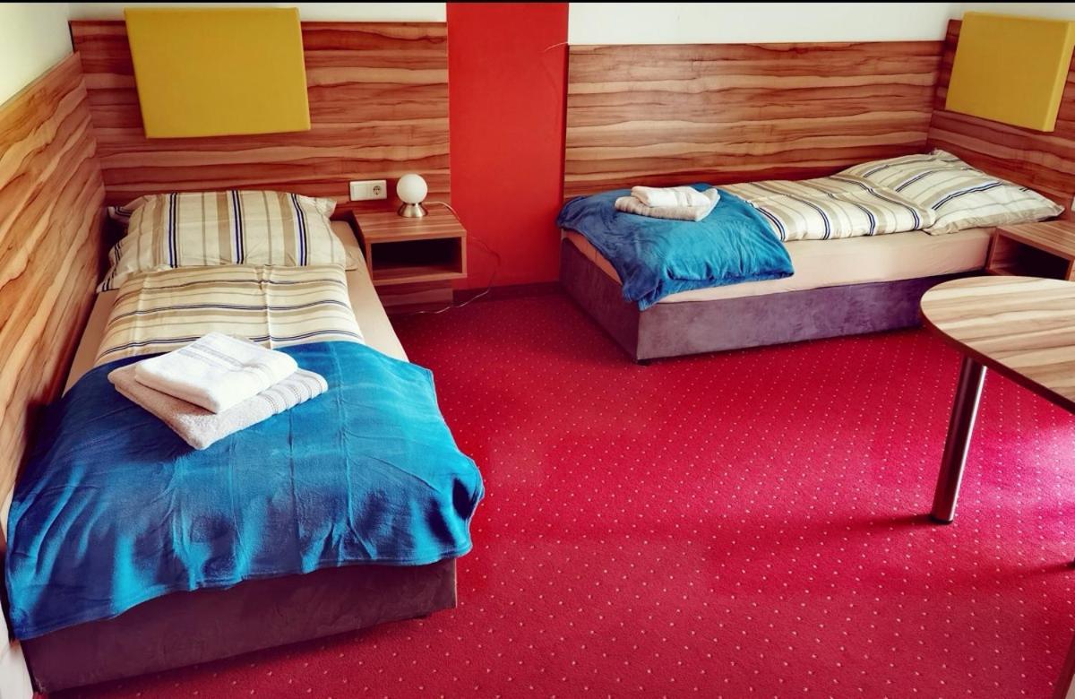 Hotel Exakt Holding Tulln An Der Donau Esterno foto